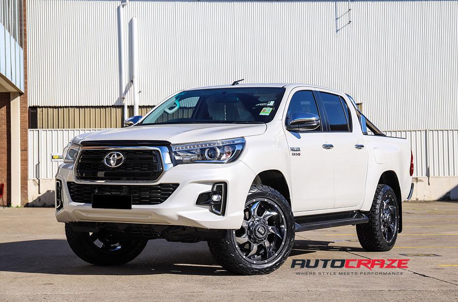 TOYOTA HILUX N80 4WD GD01 BLACK WITH CHROME INSERTS